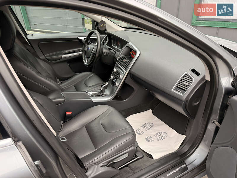 Внедорожник / Кроссовер Volvo XC60 2017 в Ивано-Франковске фото 76 Внедорожник / Кроссовер Volvo XC60 2017 в Ивано-Франковске