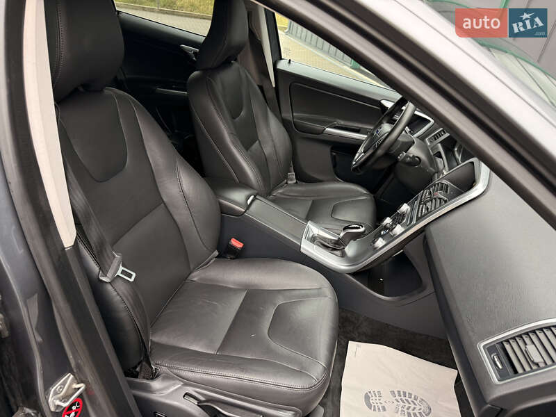 Внедорожник / Кроссовер Volvo XC60 2017 в Ивано-Франковске фото 77 Внедорожник / Кроссовер Volvo XC60 2017 в Ивано-Франковске