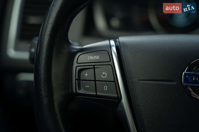 Позашляховик / Кросовер Volvo XC60 2015 в Чернівцях