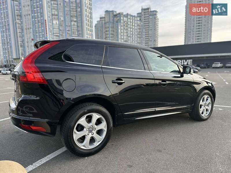 Позашляховик / Кросовер Volvo XC60 2016 в Києві