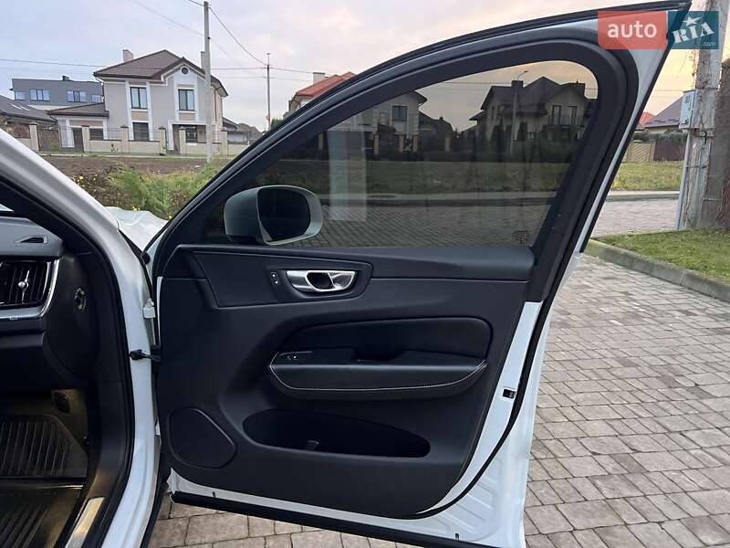 Внедорожник / Кроссовер Volvo XC60 2017 в Ровно фото 54 Внедорожник / Кроссовер Volvo XC60 2017 в Ровно