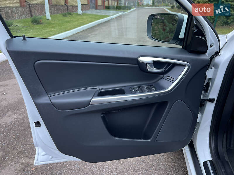 Позашляховик / Кросовер Volvo XC60 2016 в Рівному