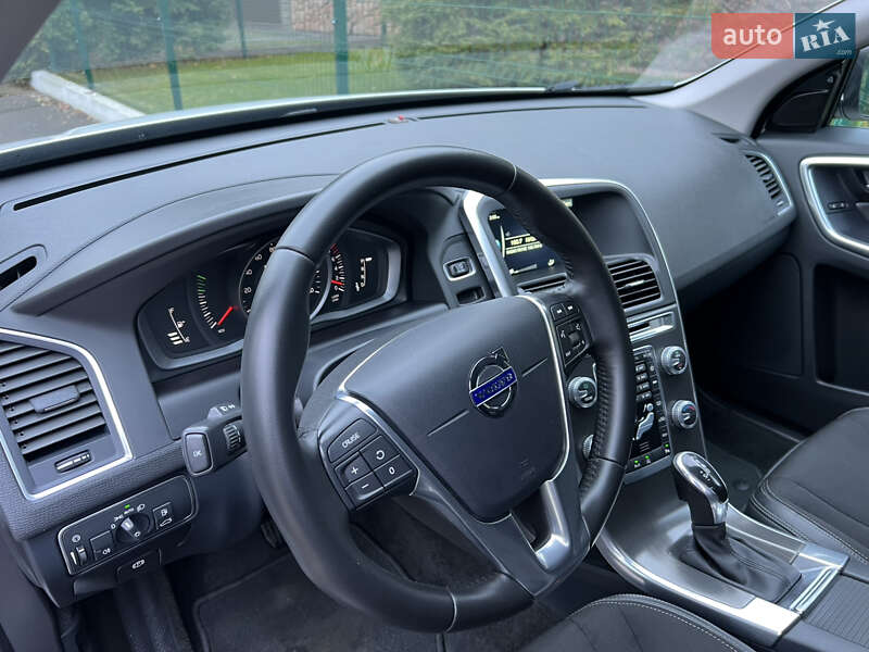Позашляховик / Кросовер Volvo XC60 2016 в Рівному