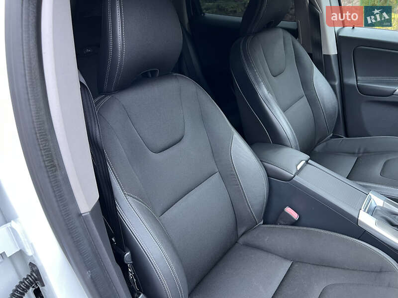 Позашляховик / Кросовер Volvo XC60 2016 в Рівному