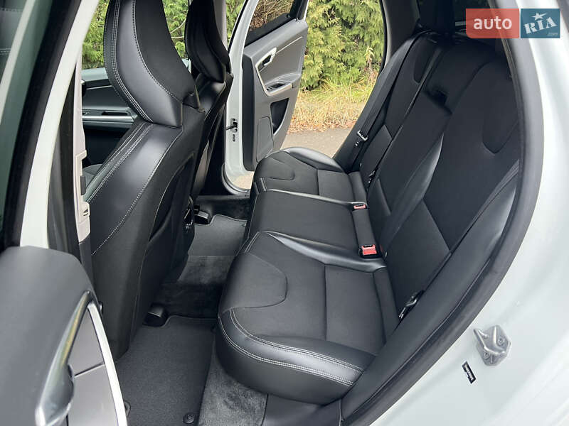 Позашляховик / Кросовер Volvo XC60 2016 в Рівному