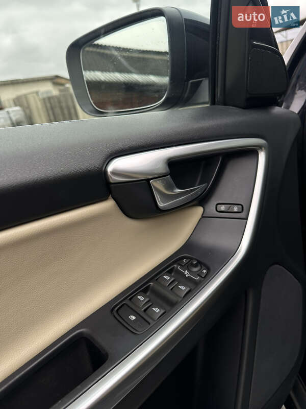 Внедорожник / Кроссовер Volvo XC60 2016 в Рожнятове