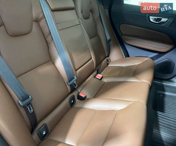 Внедорожник / Кроссовер Volvo XC60 2018 в Львове фото 10 Внедорожник / Кроссовер Volvo XC60 2018 в Львове