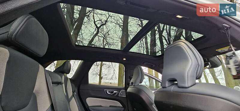 Внедорожник / Кроссовер Volvo XC60 2022 в Киеве