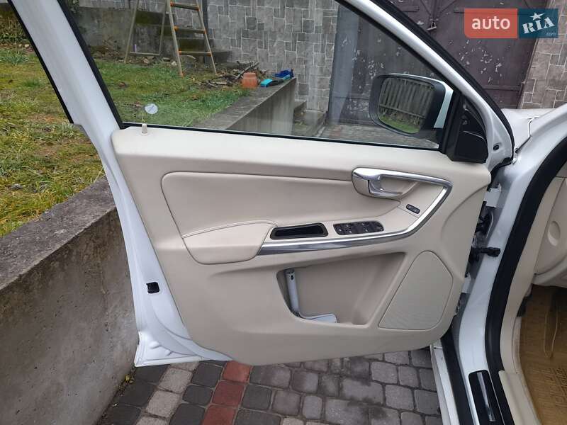 Позашляховик / Кросовер Volvo XC60 2016 в Львові