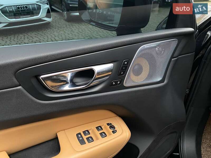 Внедорожник / Кроссовер Volvo XC60 2019 в Львове