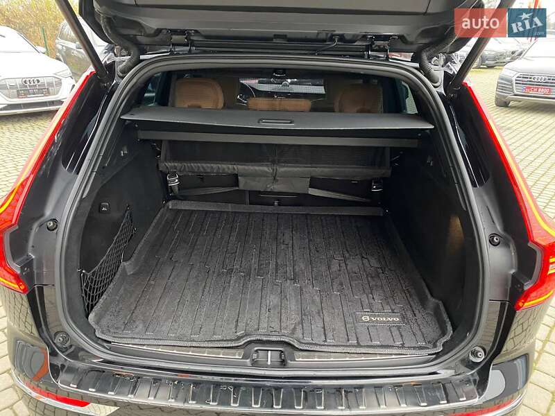 Внедорожник / Кроссовер Volvo XC60 2019 в Львове