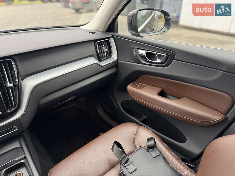 Позашляховик / Кросовер Volvo XC60 2017 в Новояворівську