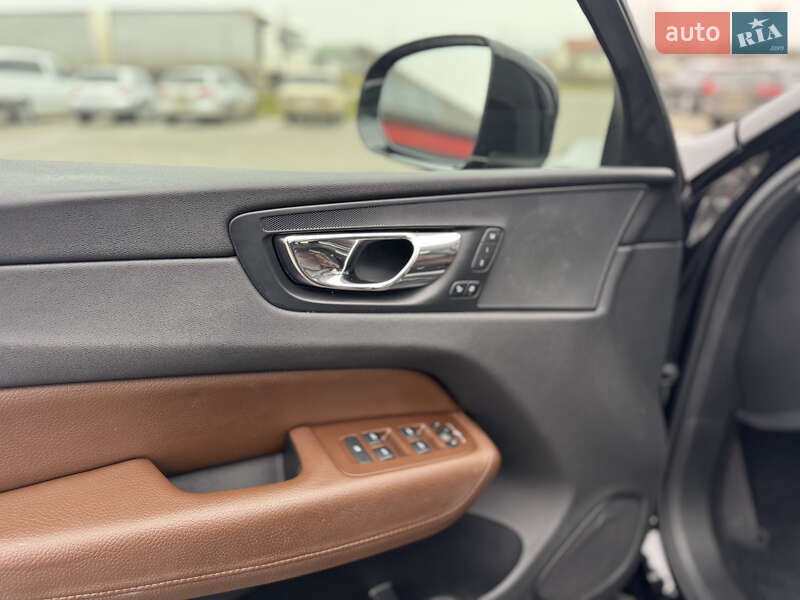 Позашляховик / Кросовер Volvo XC60 2017 в Новояворівську