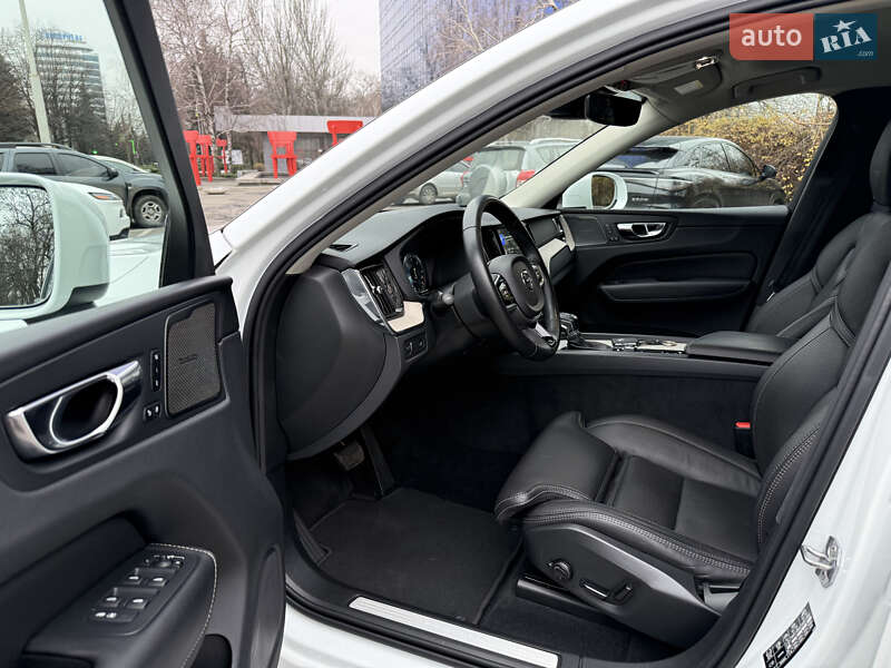 Внедорожник / Кроссовер Volvo XC60 2018 в Днепре фото 18 Внедорожник / Кроссовер Volvo XC60 2018 в Днепре