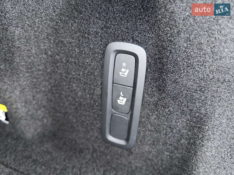 Внедорожник / Кроссовер Volvo XC60 2018 в Днепре фото 44 Внедорожник / Кроссовер Volvo XC60 2018 в Днепре