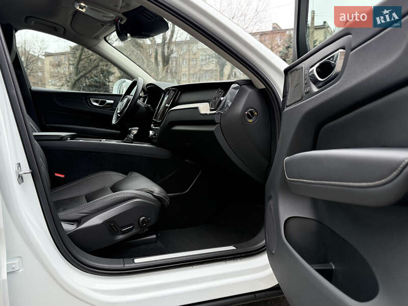 Внедорожник / Кроссовер Volvo XC60 2018 в Днепре фото 47 Внедорожник / Кроссовер Volvo XC60 2018 в Днепре