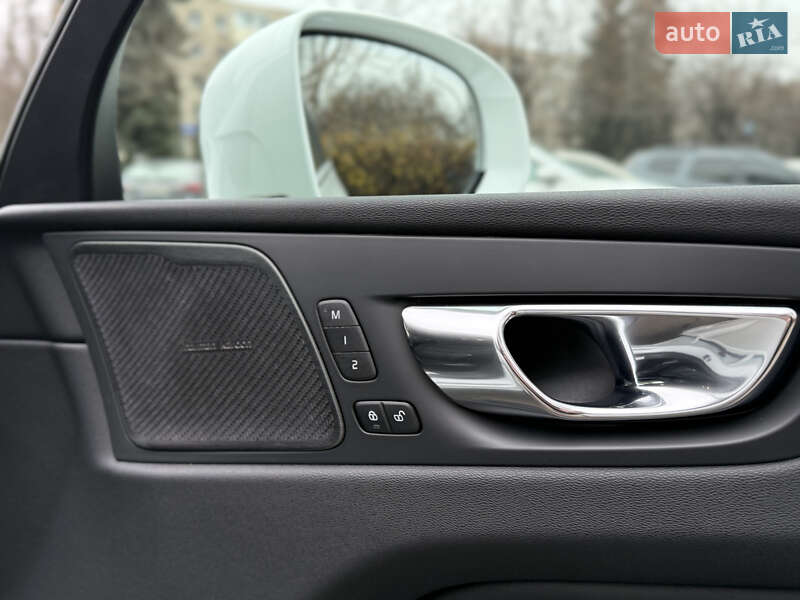 Внедорожник / Кроссовер Volvo XC60 2018 в Днепре фото 49 Внедорожник / Кроссовер Volvo XC60 2018 в Днепре