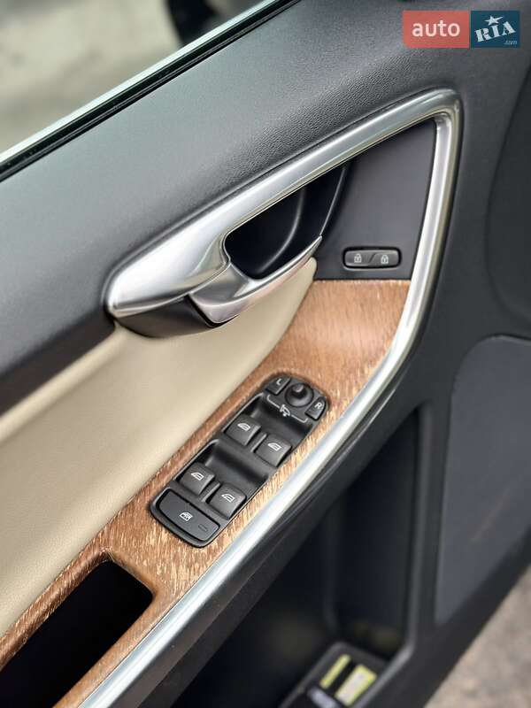 Позашляховик / Кросовер Volvo XC60 2014 в Полтаві