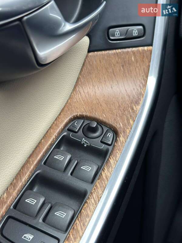 Позашляховик / Кросовер Volvo XC60 2014 в Полтаві