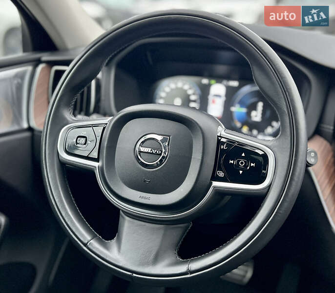 Внедорожник / Кроссовер Volvo XC60 2019 в Киеве