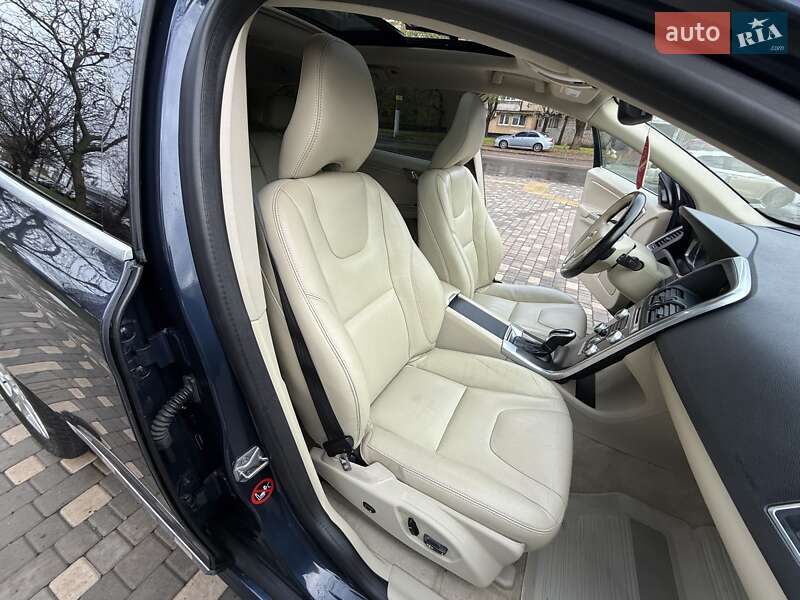 Внедорожник / Кроссовер Volvo XC60 2014 в Одессе