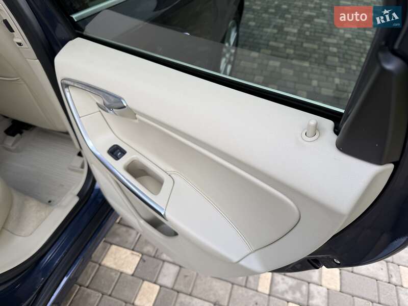 Внедорожник / Кроссовер Volvo XC60 2014 в Одессе