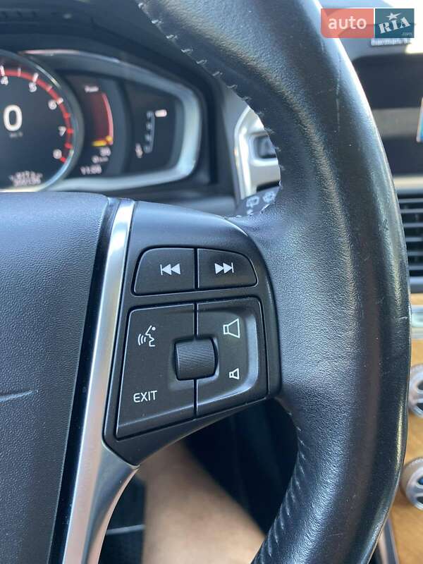 Позашляховик / Кросовер Volvo XC60 2017 в Одесі фото 17 Позашляховик / Кросовер Volvo XC60 2017 в Одесі