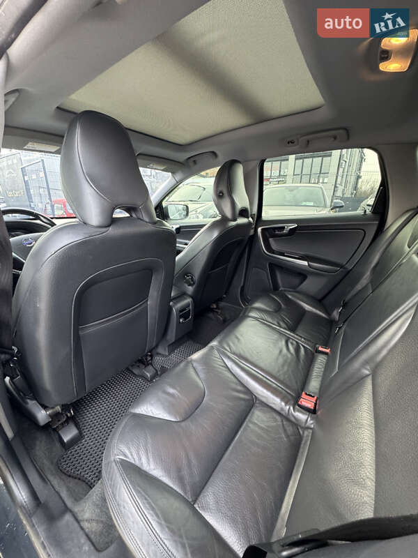 Внедорожник / Кроссовер Volvo XC60 2013 в Ивано-Франковске фото 22 Внедорожник / Кроссовер Volvo XC60 2013 в Ивано-Франковске