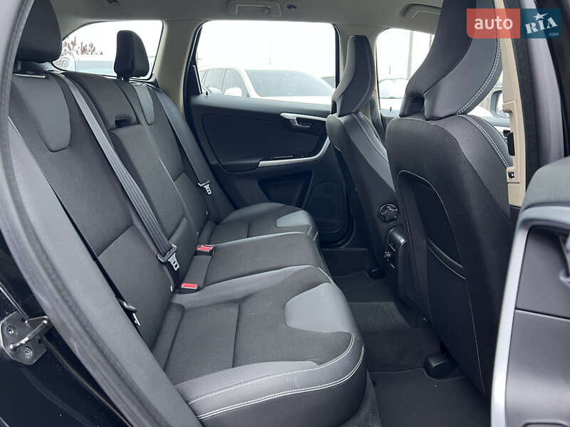 Позашляховик / Кросовер Volvo XC60 2011 в Нововолинську