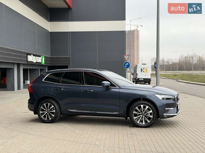 Внедорожник / Кроссовер Volvo XC60 2023 в Киеве