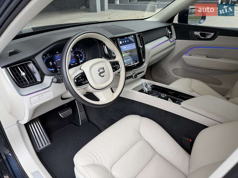 Внедорожник / Кроссовер Volvo XC60 2023 в Киеве