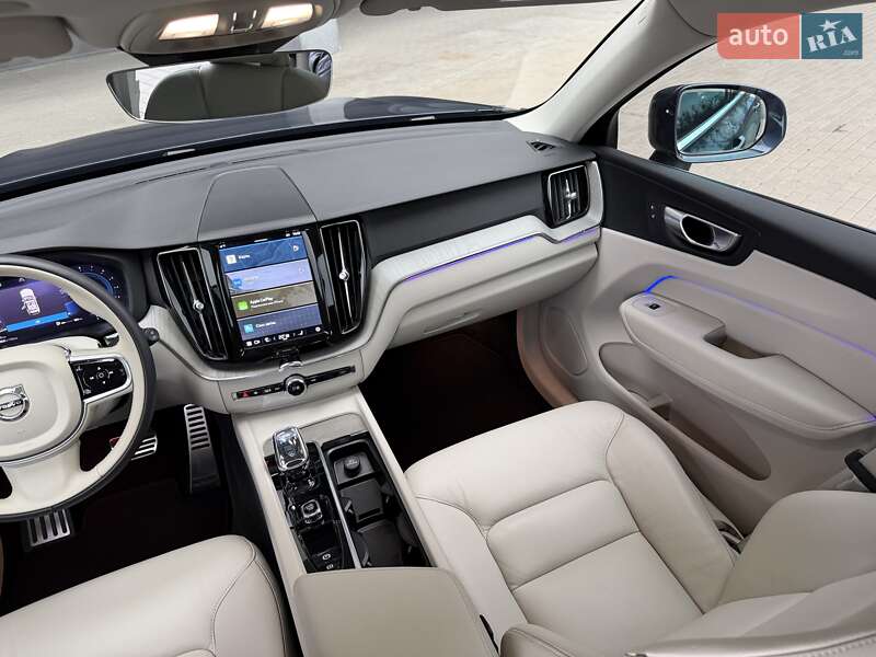 Внедорожник / Кроссовер Volvo XC60 2023 в Киеве
