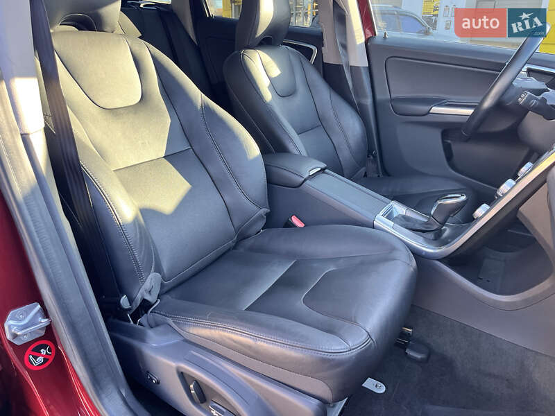 Позашляховик / Кросовер Volvo XC60 2016 в Києві фото 48 Позашляховик / Кросовер Volvo XC60 2016 в Києві
