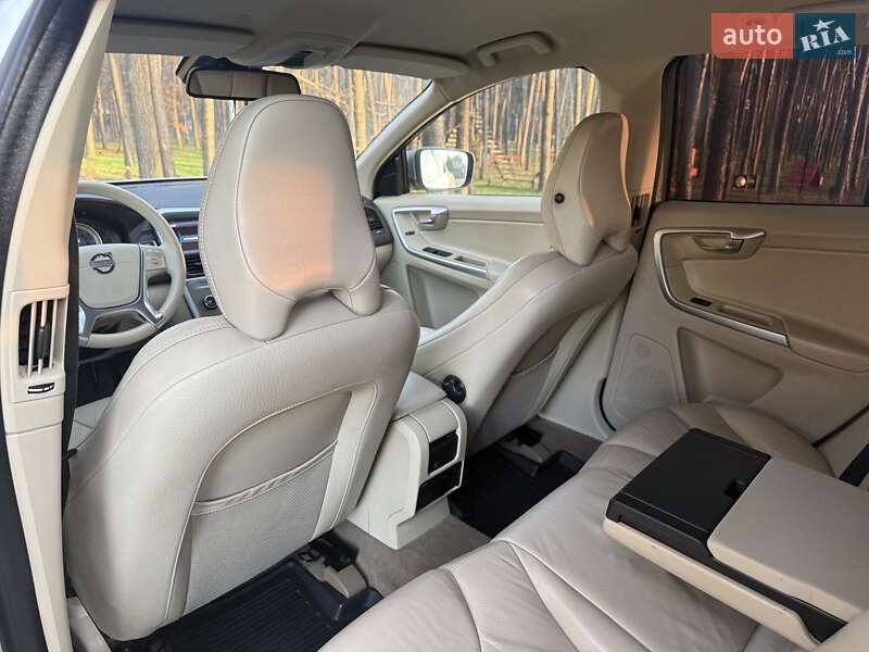 Внедорожник / Кроссовер Volvo XC60 2012 в Киеве