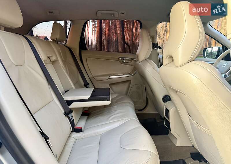 Внедорожник / Кроссовер Volvo XC60 2012 в Киеве