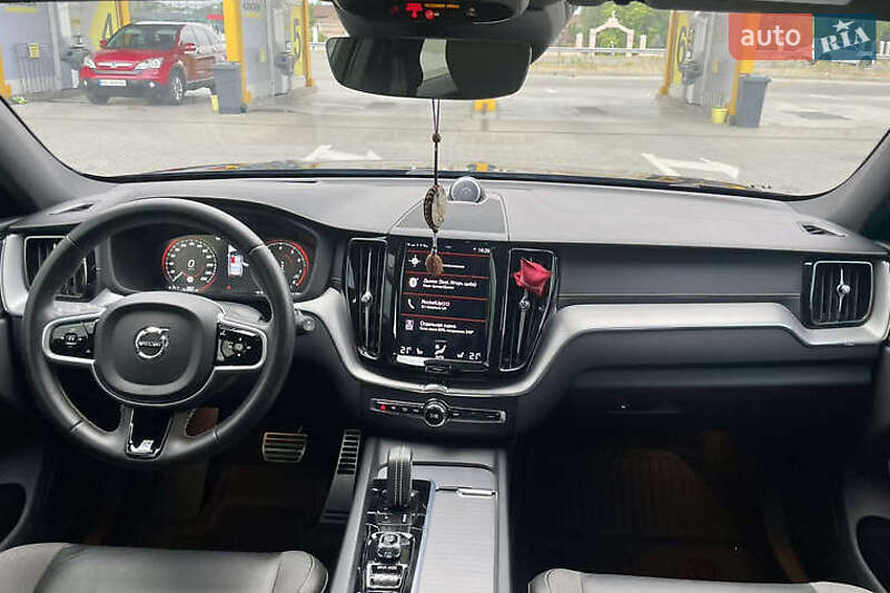 Внедорожник / Кроссовер Volvo XC60 2020 в Черновцах