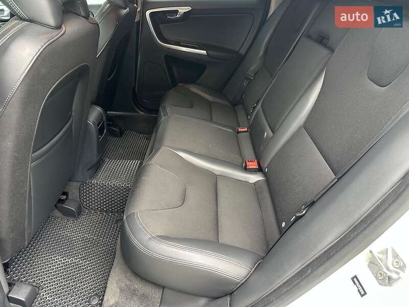 Внедорожник / Кроссовер Volvo XC60 2015 в Одессе