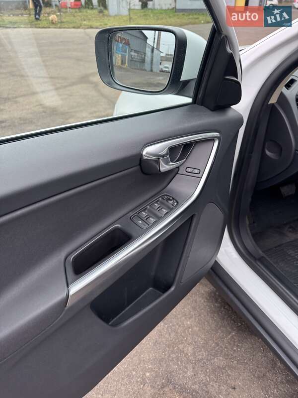 Позашляховик / Кросовер Volvo XC60 2012 в Києві