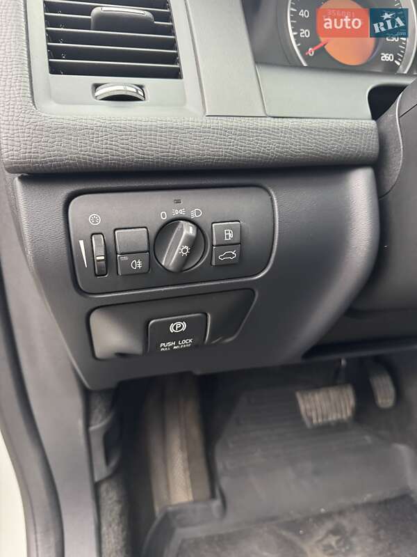 Позашляховик / Кросовер Volvo XC60 2012 в Києві