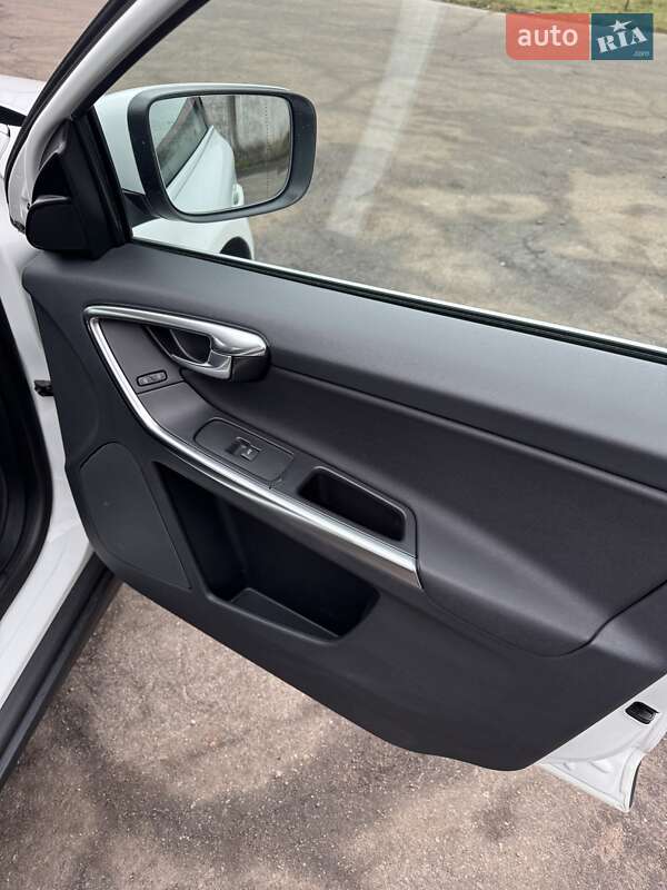 Позашляховик / Кросовер Volvo XC60 2012 в Києві