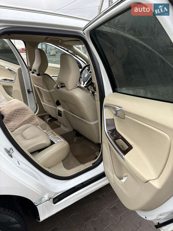 Внедорожник / Кроссовер Volvo XC60 2014 в Киеве