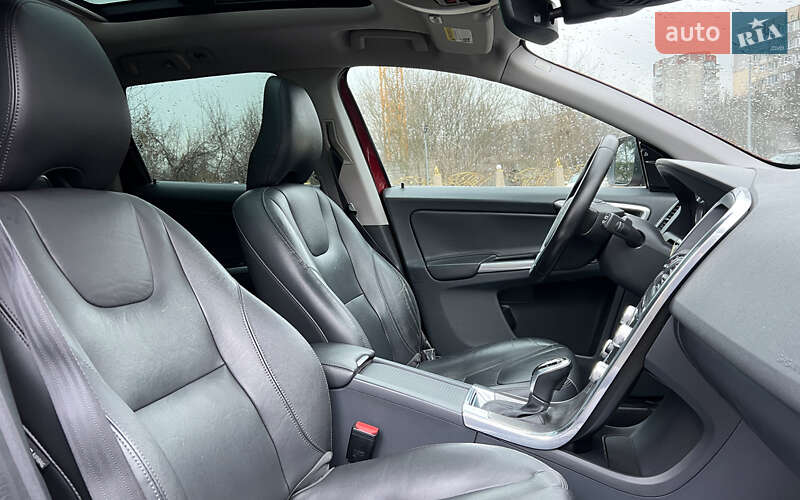 Позашляховик / Кросовер Volvo XC60 2016 в Львові