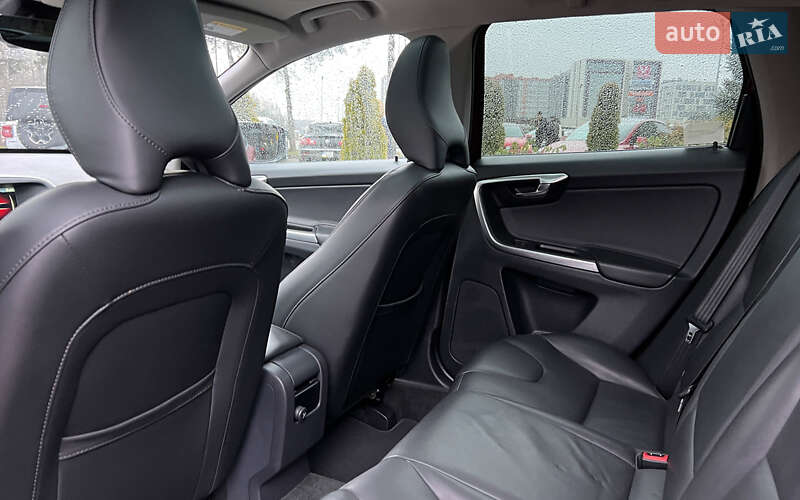 Позашляховик / Кросовер Volvo XC60 2016 в Львові