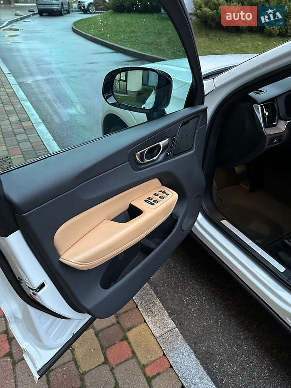 Внедорожник / Кроссовер Volvo XC60 2022 в Киеве фото 13 Внедорожник / Кроссовер Volvo XC60 2022 в Киеве