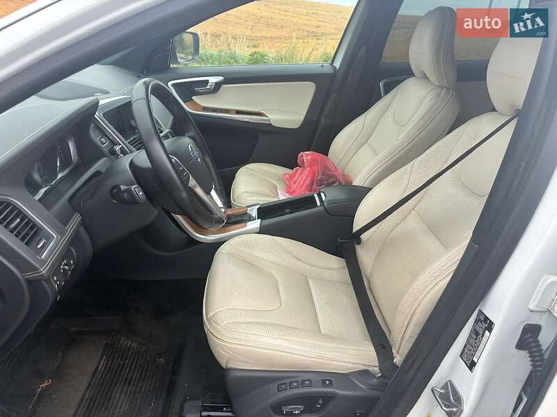 Внедорожник / Кроссовер Volvo XC60 2016 в Ровно