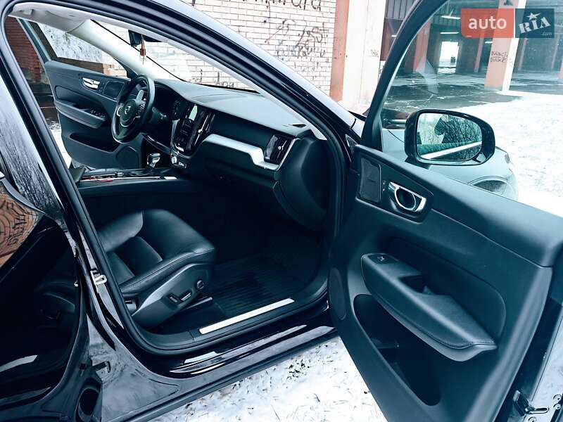 Позашляховик / Кросовер Volvo XC60 2019 в Львові