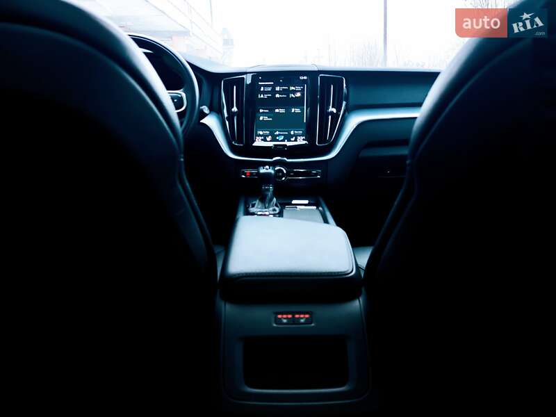 Позашляховик / Кросовер Volvo XC60 2019 в Львові