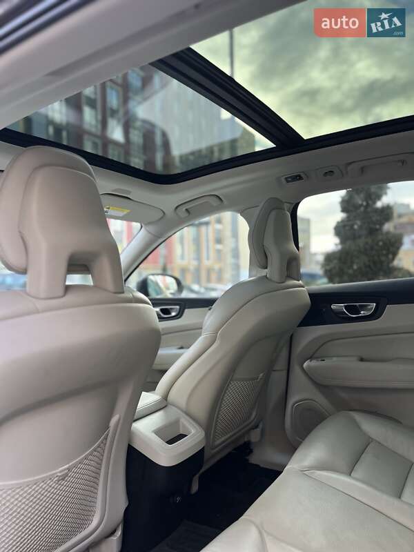 Внедорожник / Кроссовер Volvo XC60 2018 в Львове фото 10 Внедорожник / Кроссовер Volvo XC60 2018 в Львове