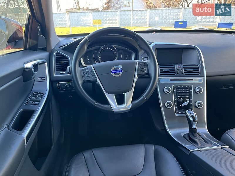 Внедорожник / Кроссовер Volvo XC60 2016 в Василькове