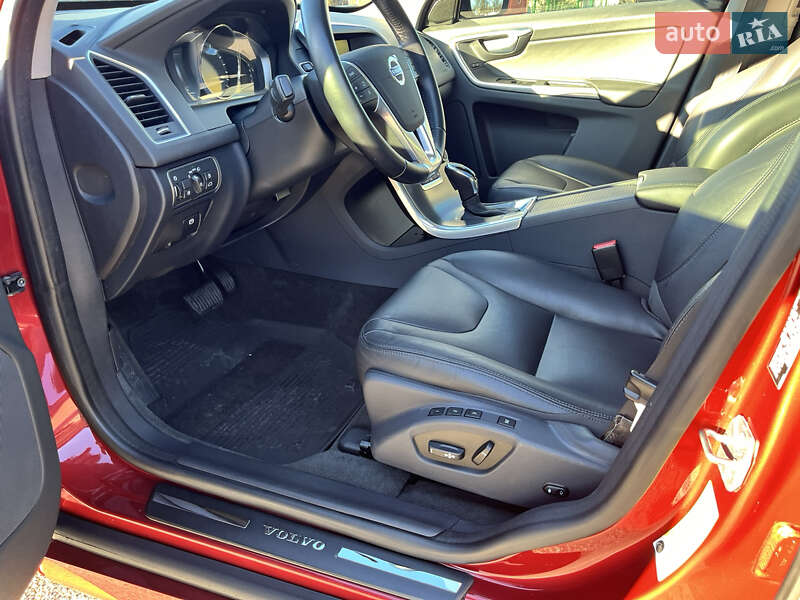 Внедорожник / Кроссовер Volvo XC60 2016 в Василькове